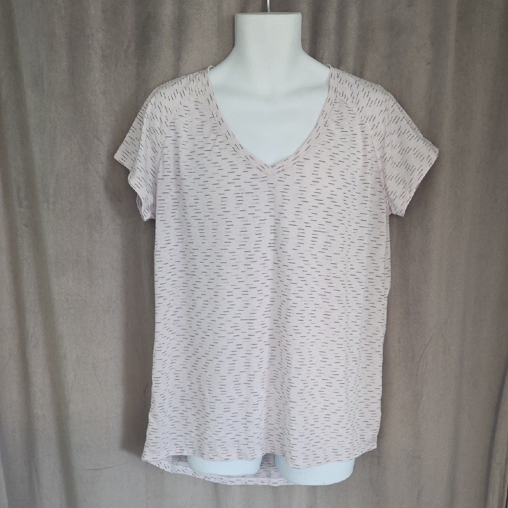 Nola 1X Short Sleeve V-Neck Tee - Light Pink